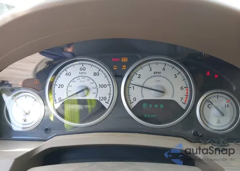 2010 Chrysler Town & Country New Lx z USA, uszkodzony, nr VIN 2A4RR2D15AR392468